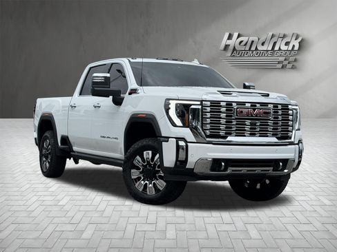 Used 2026 GMC Sierra 2500 Denali w/ Denali Reserve Package AWD/4WD image 2