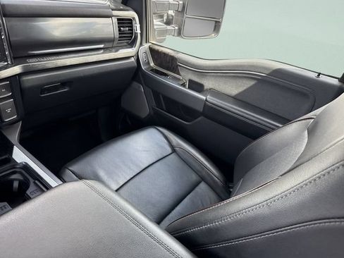 Used 2024 Ford F250 Lariat w/ Lariat Ultimate Package AWD/4WD image 31