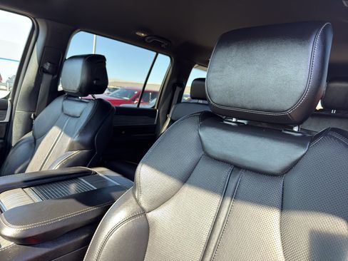 Used 2024 Jeep Wagoneer Series II w/ Flexible Seating Group AWD/4WD image 28