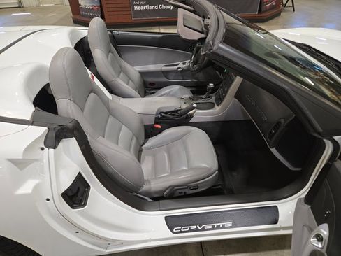 Used 2005 Chevrolet Corvette Convertible w/ Preferred Equipment Group image 16
