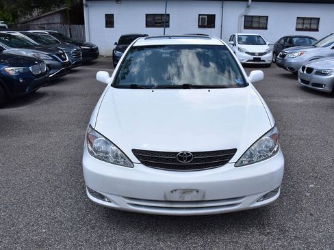 Used 2004 Toyota Camry XLE w/ VSC & Side Airbag Pkg FWD image 10