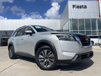 Certified 2024 Nissan Pathfinder SV