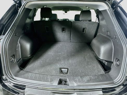Used 2025 Chevrolet Blazer LT FWD image 28
