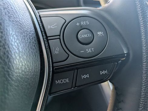 Used 2024 Toyota Venza XLE image 14