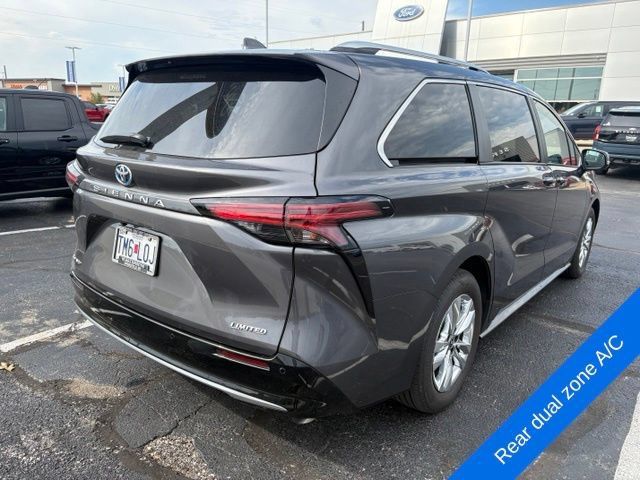 Used 2025 Toyota Sienna Limited AWD/4WD image 6