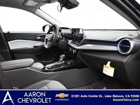 New 2026 Chevrolet Trax LT w/ Sunroof Package image 10