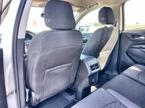 Used 2018 Chevrolet Equinox LT FWD image 13