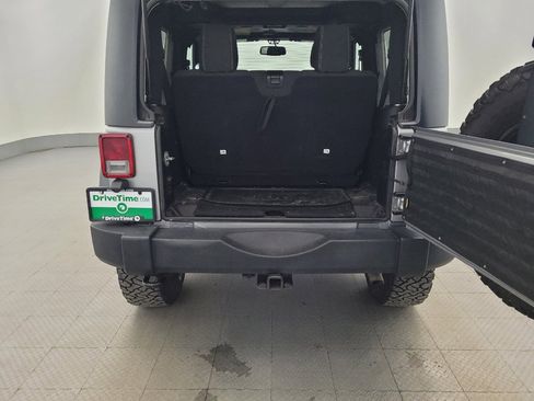 Used 2016 Jeep Wrangler Rubicon w/ Power Convenience Group image 29