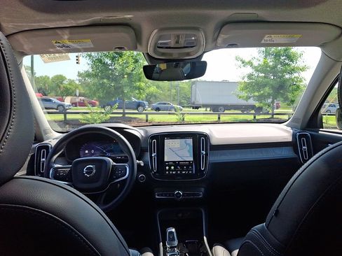 Certified 2026 Volvo XC40 B5 Plus AWD/4WD image 10