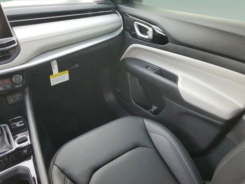 New 2026 Jeep Compass Limited w/ Sun, Sound & Navigation Group AWD/4WD image 12