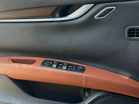 Used 2016 Maserati Ghibli S RWD image 23