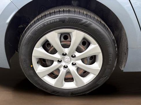 Used 2021 Toyota Corolla LE image 31