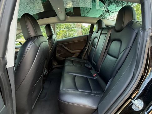 Used 2022 Tesla Model 3 RWD image 11