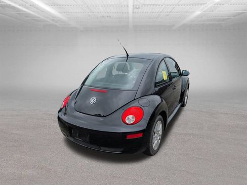 Used 2008 Volkswagen Beetle S FWD image 12