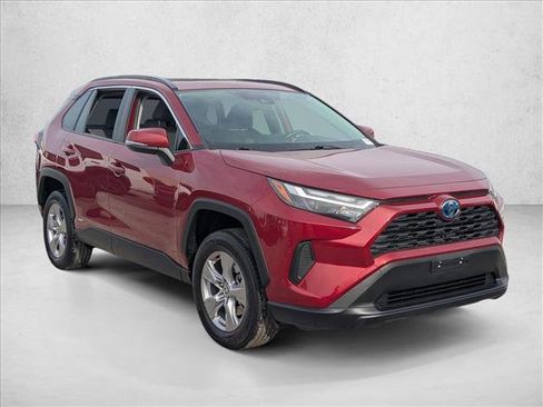 Used 2022 Toyota RAV4 XLE image 3
