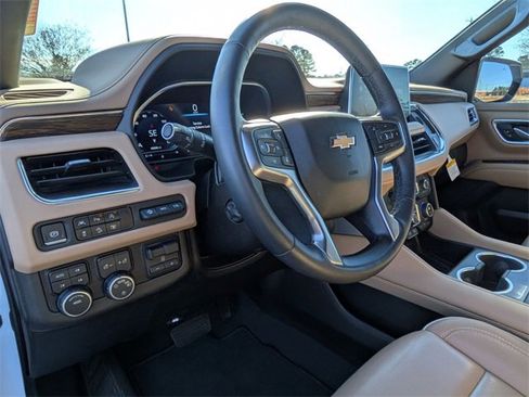 Used 2023 Chevrolet Tahoe Premier w/ Premium Package image 17