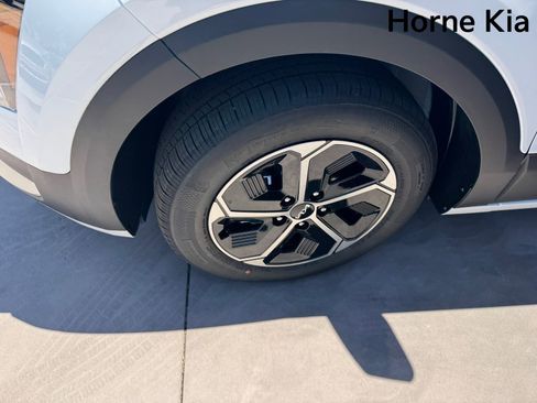 New 2026 Kia Niro LX FWD image 8