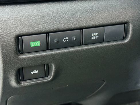 Certified 2025 Nissan Sentra SV FWD image 16