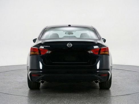 Used 2025 Nissan Altima 2.5 SV image 7