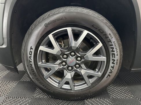 Used 2023 GMC Acadia SLT image 41