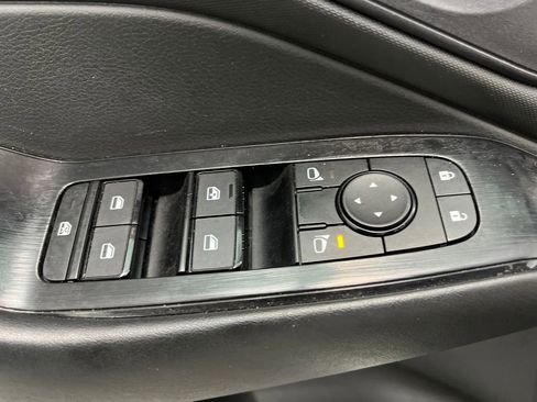 Used 2024 Nissan Rogue S FWD image 12