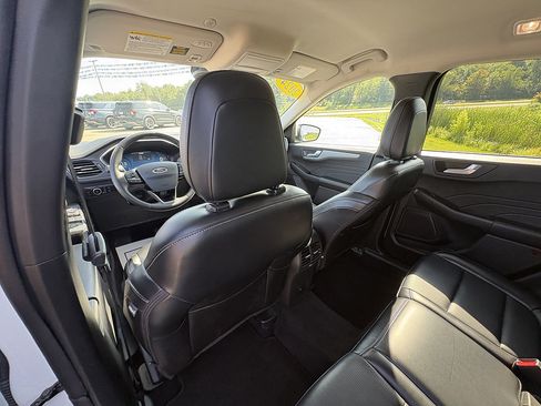 Used 2024 Ford Escape Platinum AWD/4WD image 19