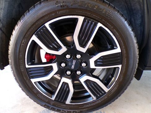 Used 2021 GMC Acadia SLE w/ Driver Convenience Package FWD image 42