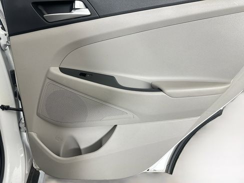 Used 2019 Hyundai Tucson Value FWD image 28