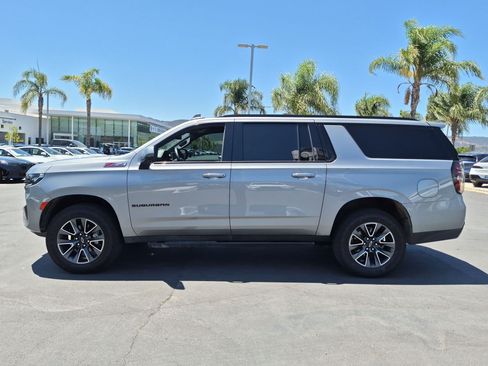 Used 2023 Chevrolet Suburban Z71 w/ Luxury Package AWD/4WD image 7
