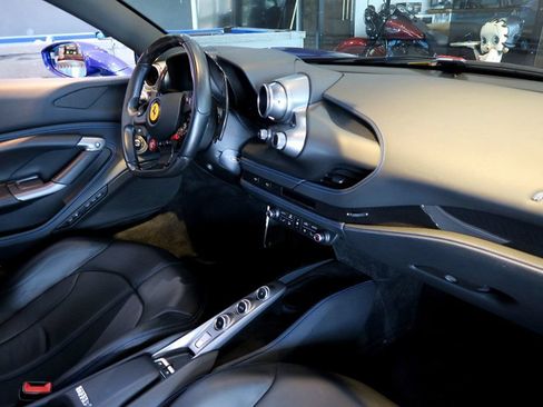 Used 2020 Ferrari F8 Tributo RWD image 29