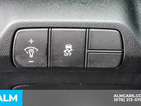 Used 2025 Hyundai Elantra Sport image 45