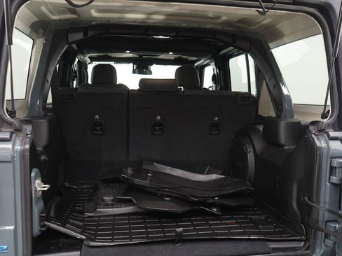 Used 2024 Jeep Wrangler Unlimited AWD/4WD image 9