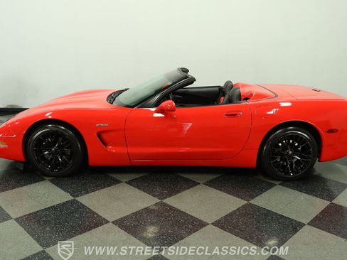 Used 1999 Chevrolet Corvette Convertible w/ Memory Pkg RWD image 2