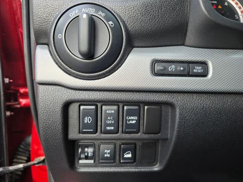 Used 2018 Nissan Titan PRO-4X w/ Pro-4x Convenience Package image 25