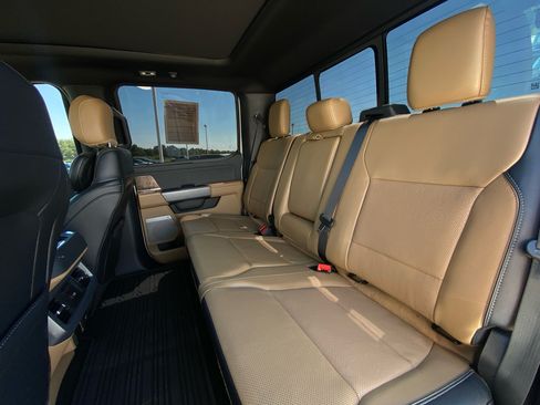 Used 2024 Ford F350 Lariat w/ Lariat Ultimate Package AWD/4WD image 11