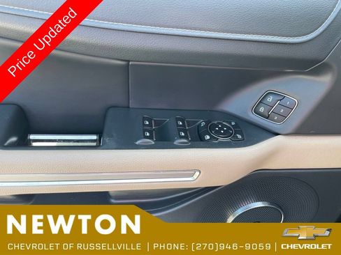 Used 2023 Ford Expedition Limited AWD/4WD image 9