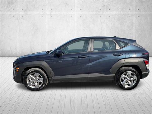 Used 2024 Hyundai Kona SE image 2
