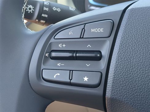 New 2025 Hyundai Venue Limited image 22