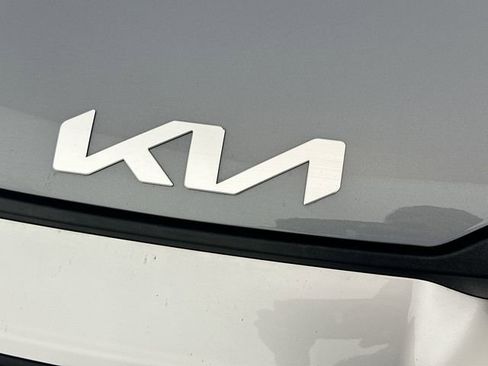 Used 2025 Kia Sportage LX image 24