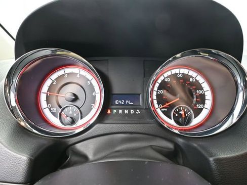 Used 2013 Dodge Grand Caravan SXT FWD image 27
