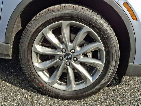 Certified 2022 Lincoln Corsair Standard w/ Premium Package image 8