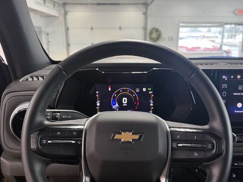 Used 2023 Chevrolet Colorado LT w/ LT Convenience Package II image 9