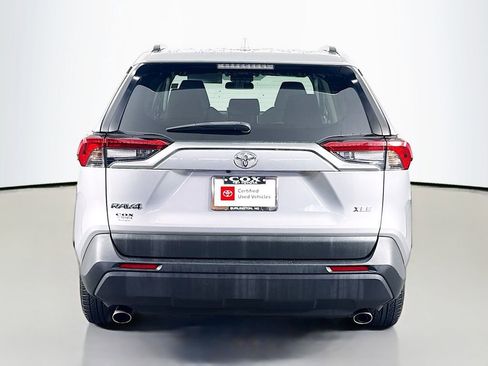 Used 2022 Toyota RAV4 XLE w/ Convenience Package image 6
