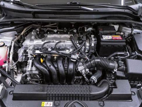 Used 2020 Toyota Corolla LE FWD image 29