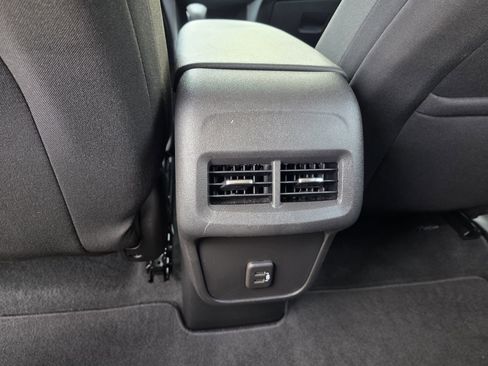 Used 2022 Chevrolet Equinox LT FWD image 17