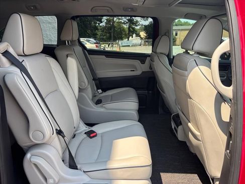 Used 2025 Honda Odyssey Touring image 13