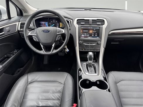 Used 2014 Ford Fusion Energi SE image 9