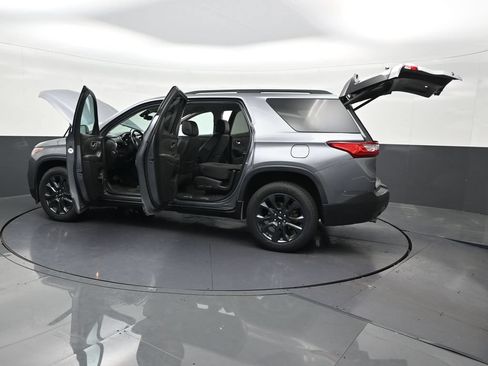 Used 2021 Chevrolet Traverse RS FWD image 35