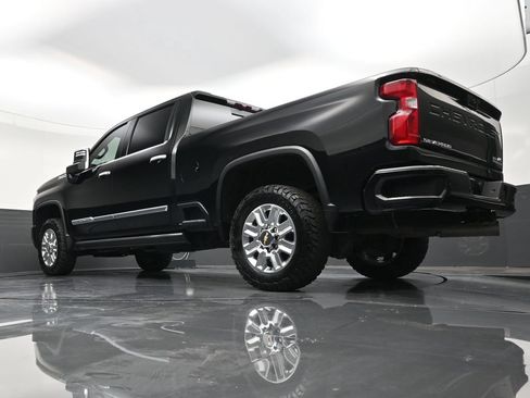 Used 2024 Chevrolet Silverado 2500 High Country w/ High Country Premium Package AWD/4WD image 19