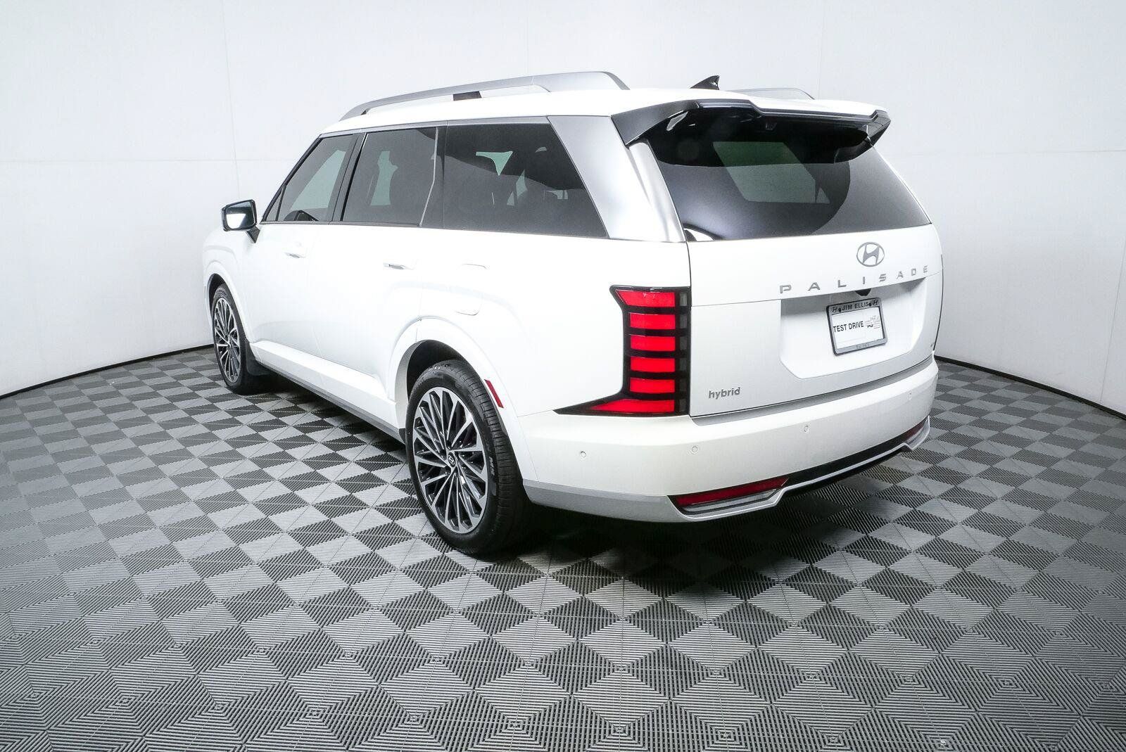 Used 2026 Hyundai Palisade Calligraphy AWD/4WD image 32
